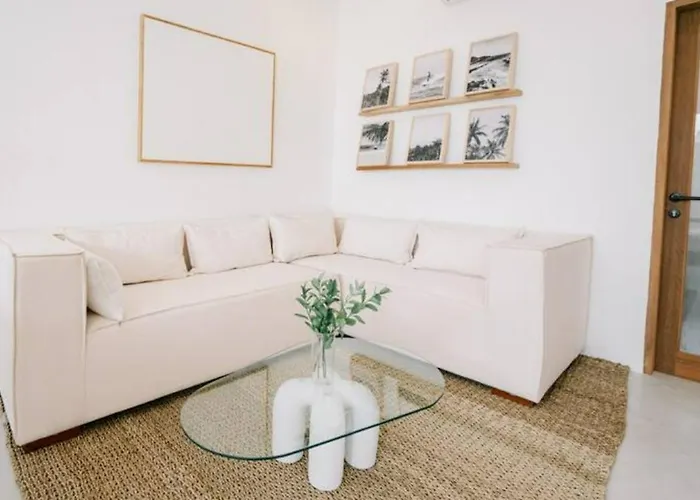 Villa Cozy 3 Bd In Heart Of *