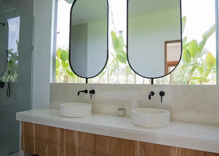 Cozy 3 Bd In Heart Of * Canggu