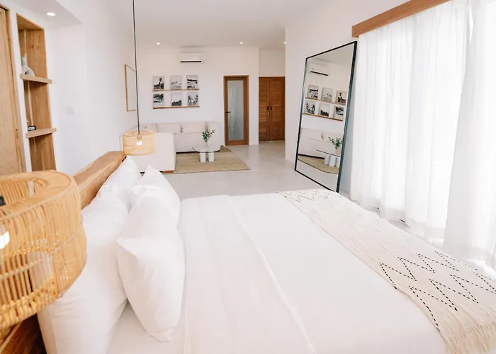 Villa Cozy 3 Bd In Heart Of