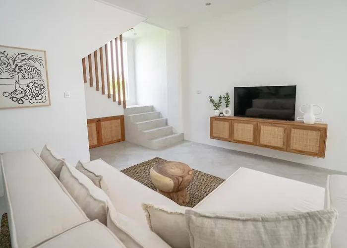 Cozy 3 Bd In Heart Of Villa