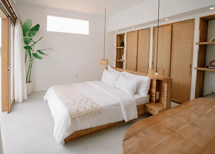 Villa Cozy 3 Bd In Heart Of *