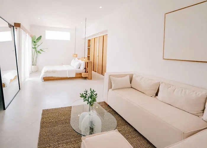 Cozy 3 Bd In Heart Of Villa *