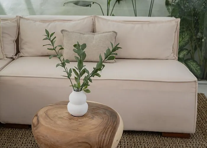 Cozy 3 Bd In Heart Of *