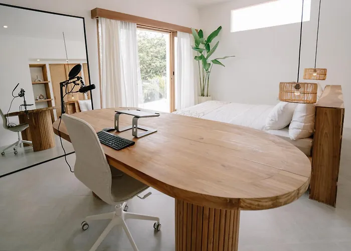 Cozy 3 Bd In Heart Of Villa *