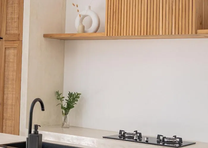 Cozy 3 Bd In Heart Of * Canggu